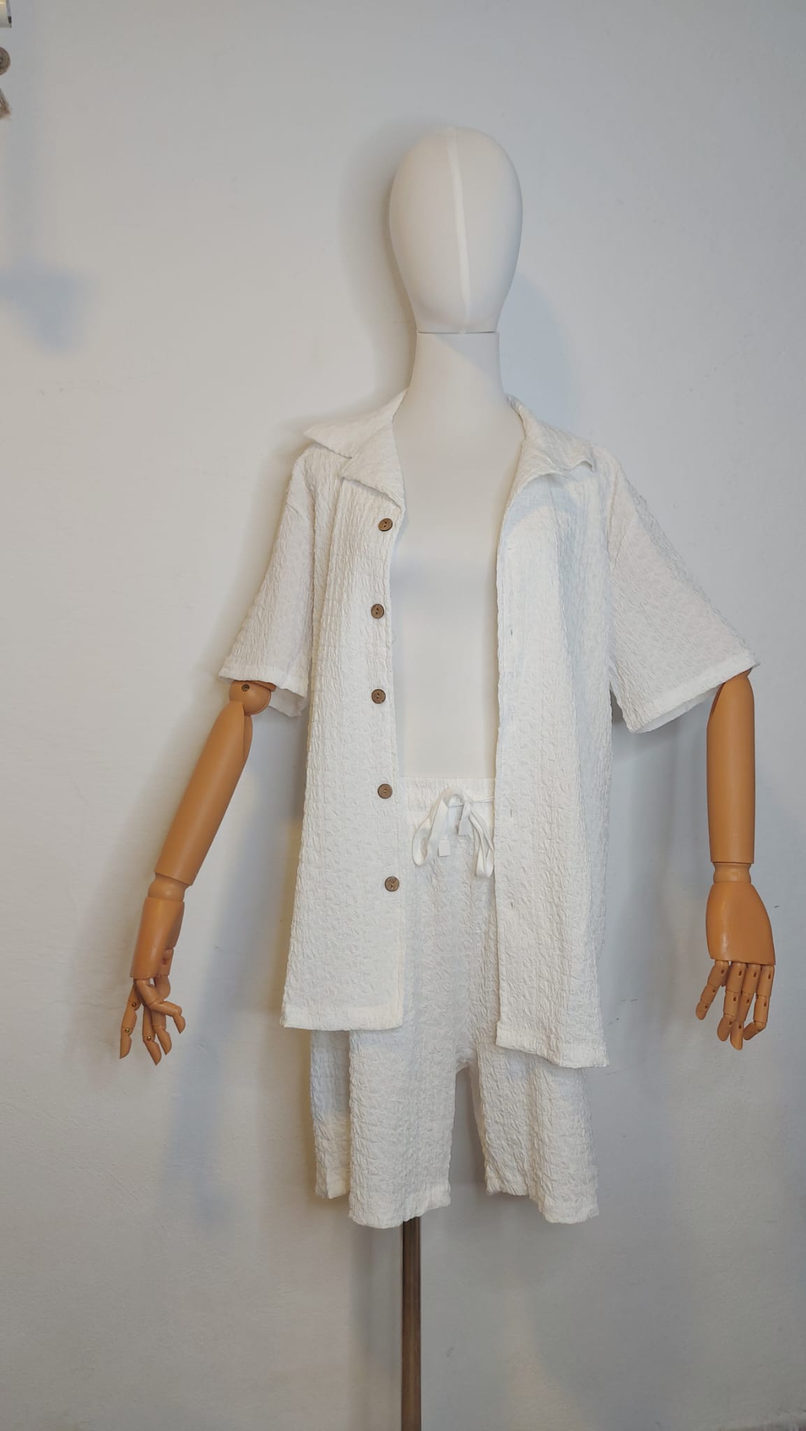 Conjunto corto relieve blanco