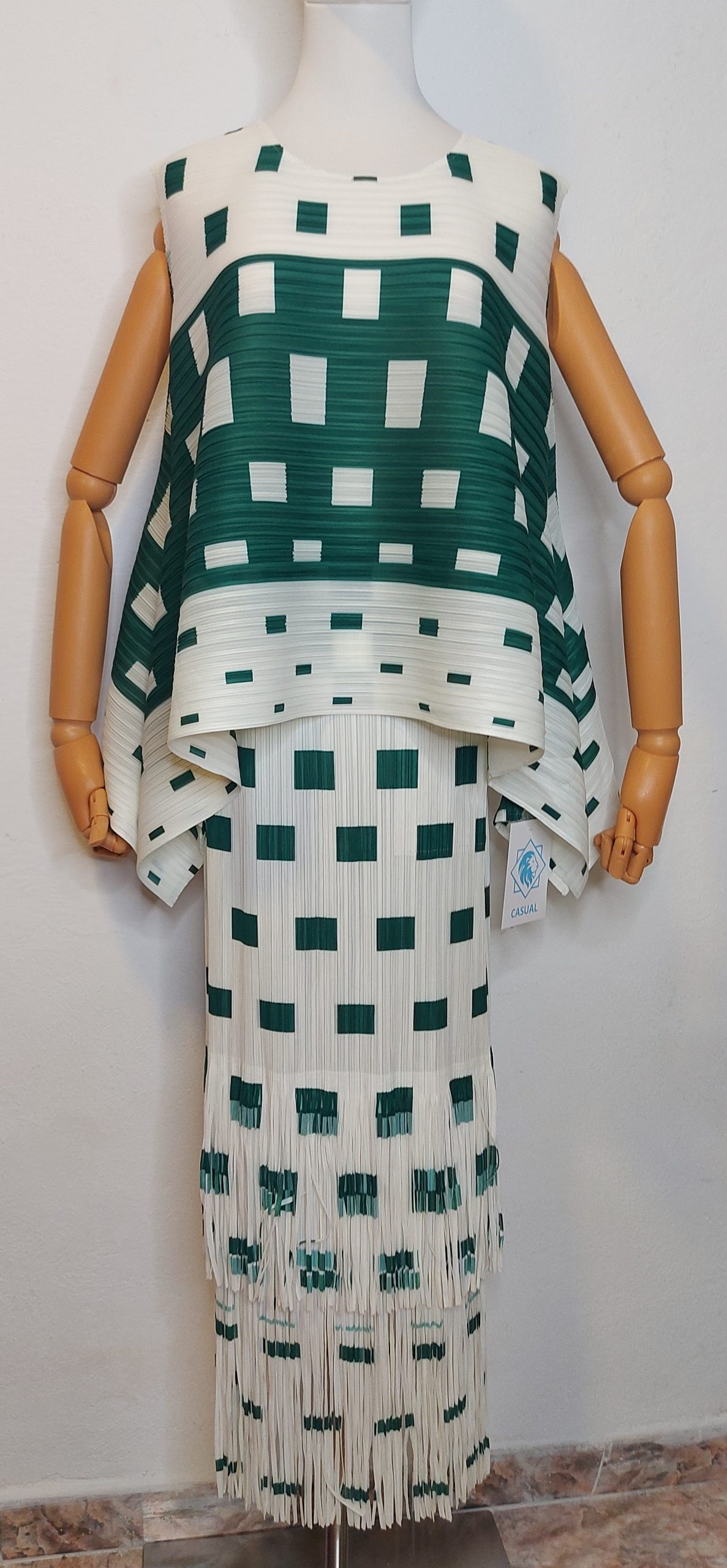 Vestido estampado verde y blanco plisado